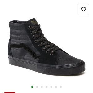 Size 5.5 men’s Woman’s 7 brand new in box . Retro style vans